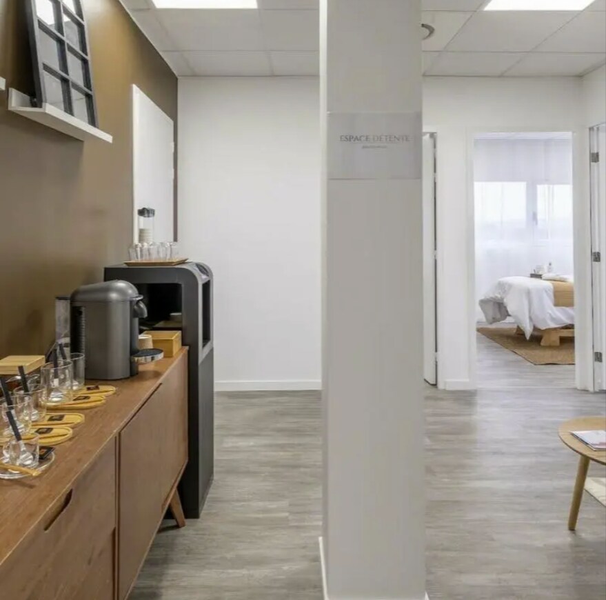 10 Rue Du Lieutenant Parayre, Aix-en-Provence à louer Photo intérieure- Image 1 de 7