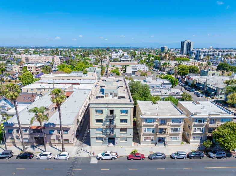 323 W 4th St, Long Beach, CA à vendre - Photo du bâtiment - Image 2 de 13