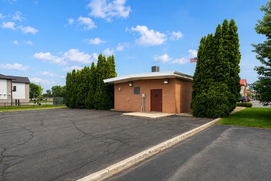 350 Fern St, Big Lake, MN for sale - Building Photo - Image 2 of 8