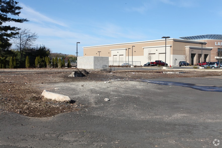 1345 Farmington Ave, Bristol, CT for sale - Building Photo - Image 3 of 7