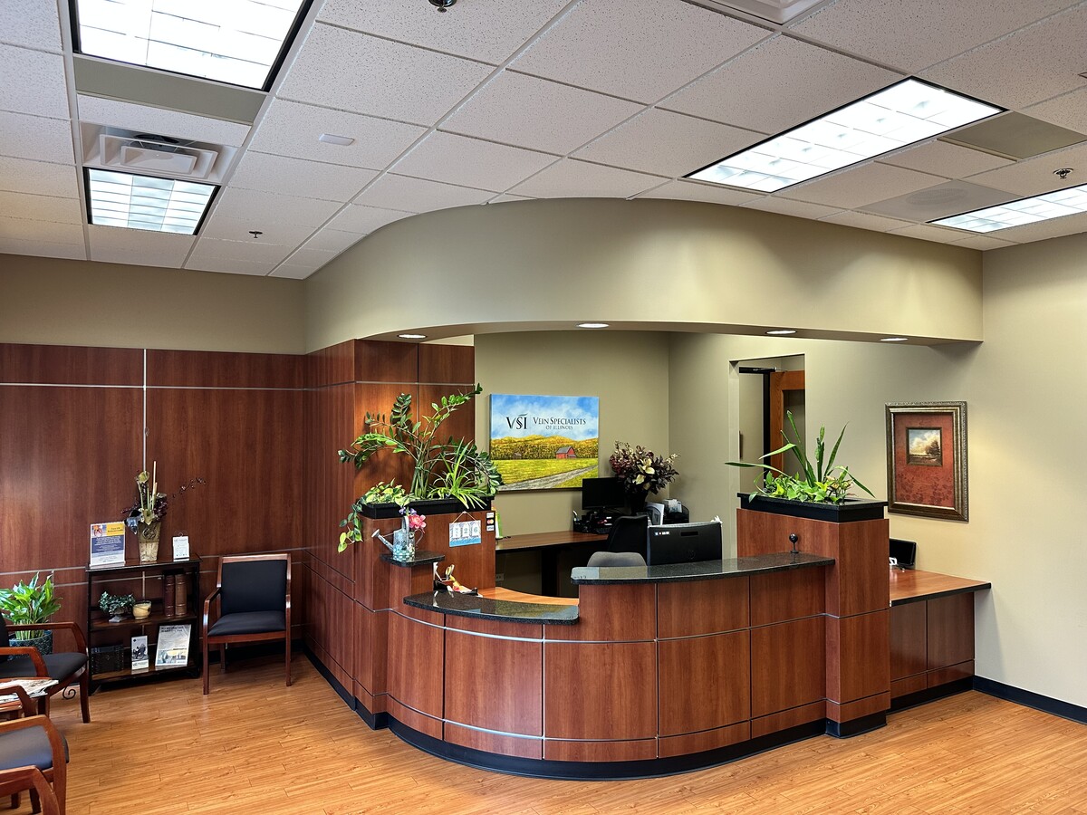 1670 Capital St, Elgin, IL 60124 - Unit E500 - - Interior Photo - Image 2 of 9
