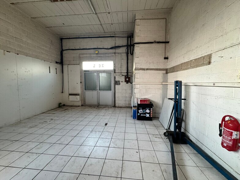 42 Avenue De L'Yser, Houilles for sale - Building Photo - Image 2 of 9