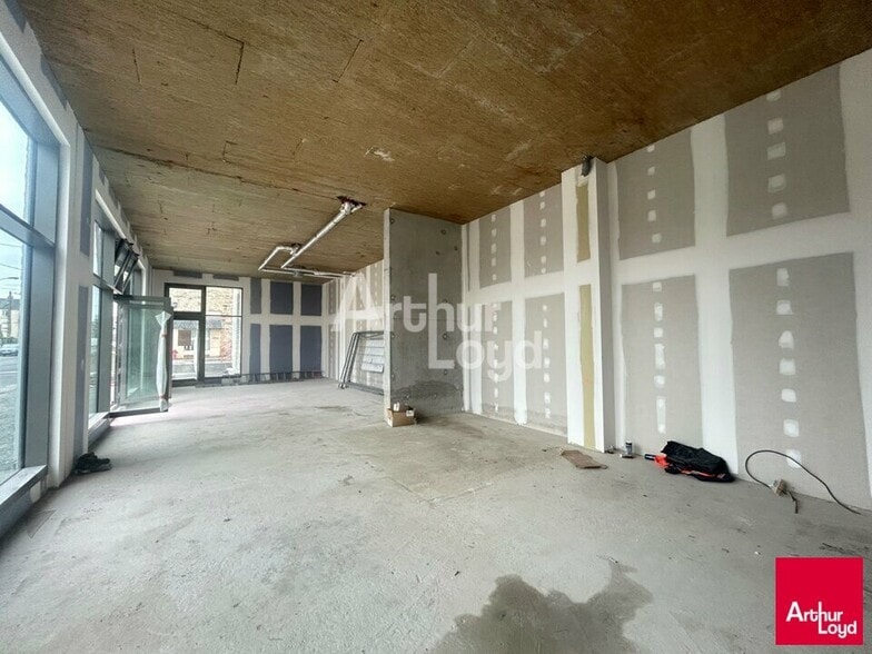 Retail in Rennes for lease - Interior Photo - Image 3 of 5
