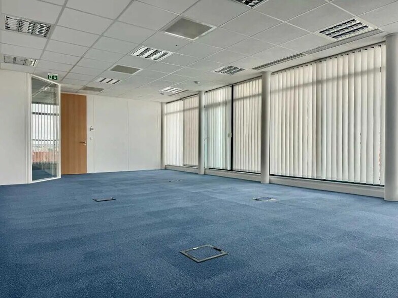 Bureau dans Lyon à louer - Photo du bâtiment - Image 3 de 20