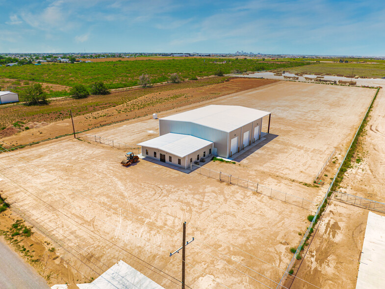 2411 E County Rd 140, Midland, TX for lease - Building Photo - Image 1 of 10