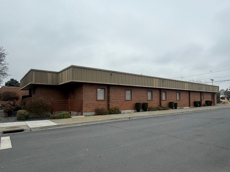 495 E Main St, Hermiston, OR for lease Primary Photo- Image 1 of 5
