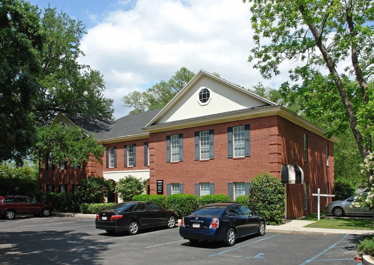 2210 N Main St, Daphne, AL 36526 - Unit F -  - Interior Photo - Image 1 of 10