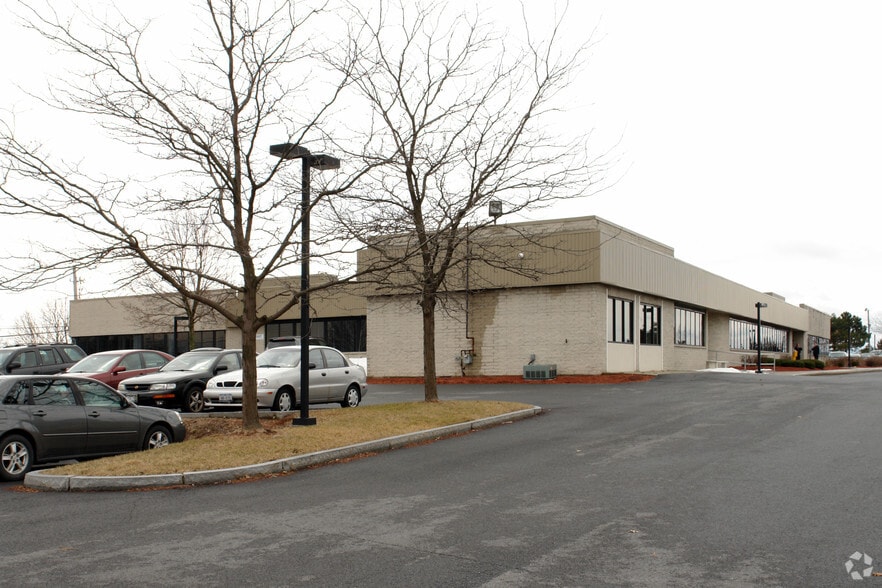 621 Columbia Street Ext, Cohoes, NY for sale - Building Photo - Image 2 of 17