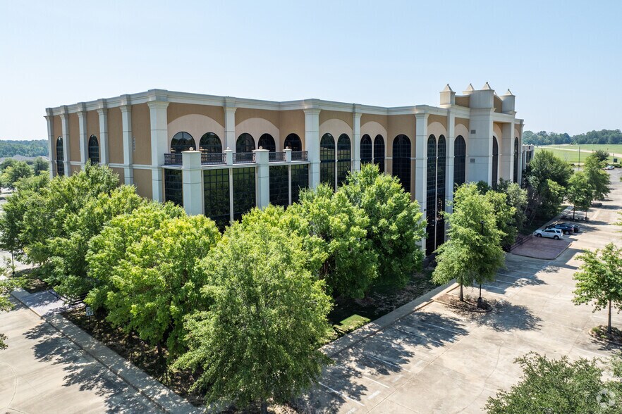 Sorrento I & II- Galleria Parkway portefeuille de 2 propriétés à vendre sur LoopNet.ca - Photo principale - Image 1 de 24