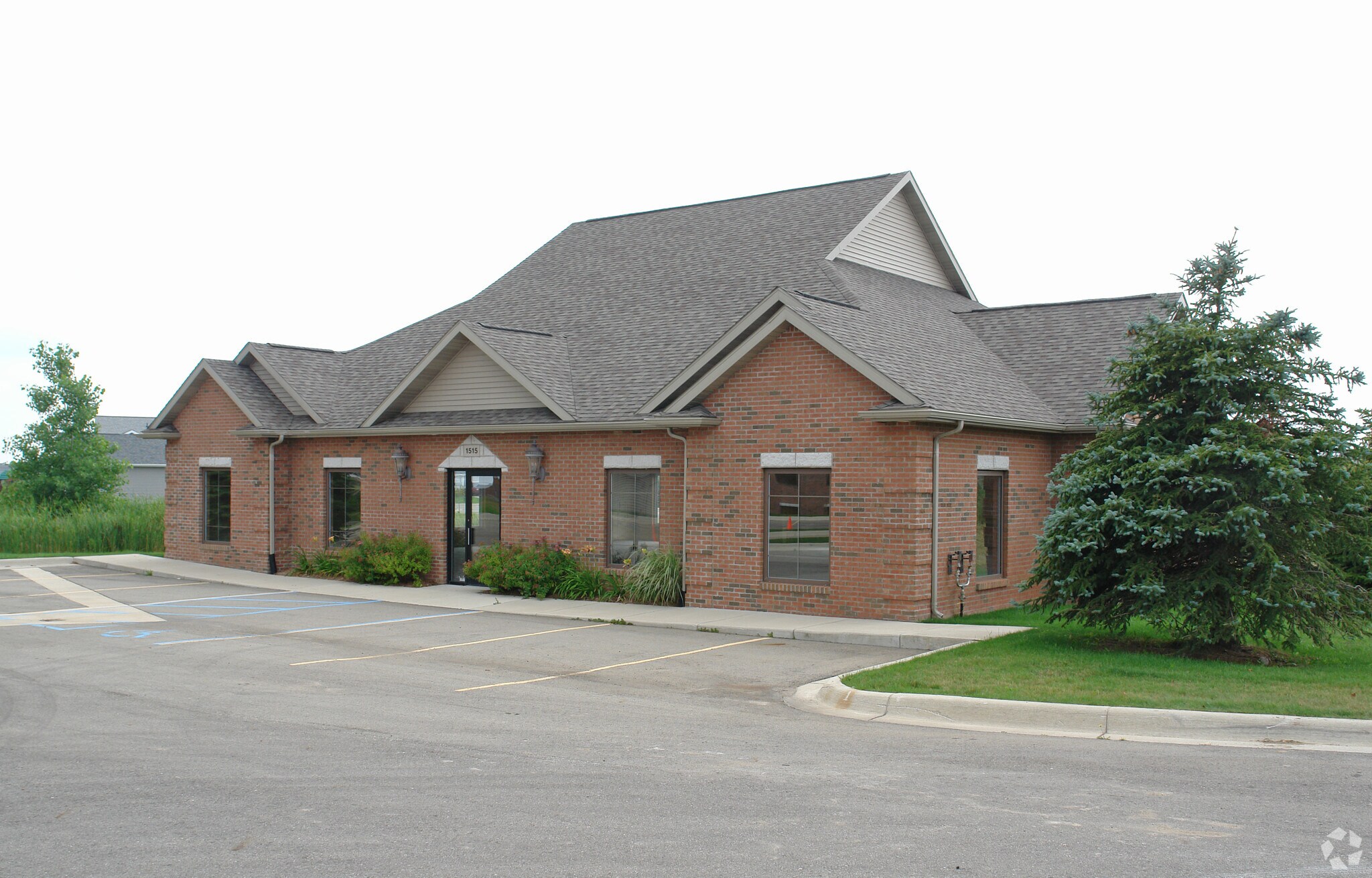 1515 Waterford Pky, Saint Johns, MI for lease Primary Photo- Image 1 of 5