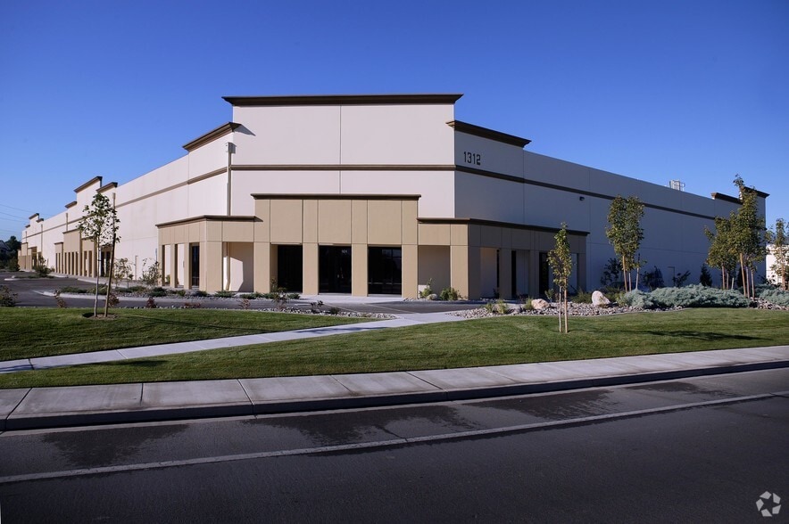 1312 Capital Blvd, Reno, NV for lease - Building Photo - Image 2 of 10