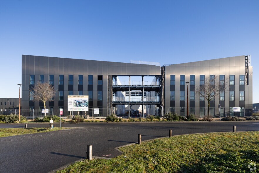 2 Bis Rue Marcel Dassault, Genas for lease - Building Photo - Image 2 of 5