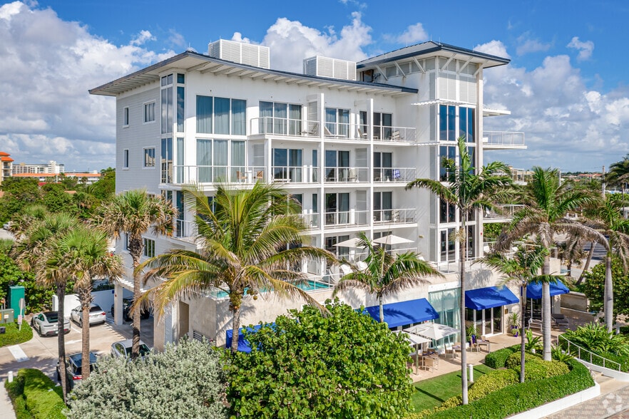 45 NE 21st Ave, Deerfield Beach, FL à vendre - Photo principale - Image 1 de 71