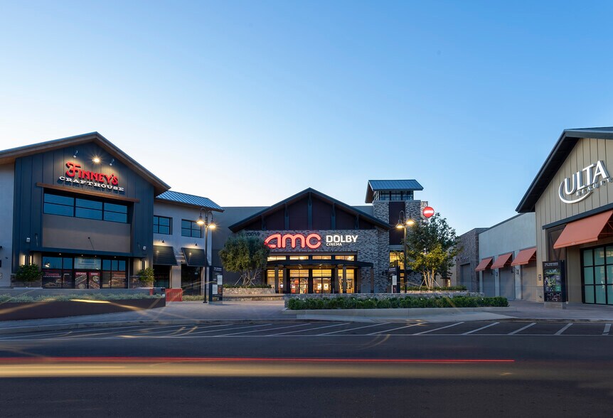 Rinaldi St, Porter Ranch, CA à louer - Photo du bâtiment - Image 3 de 3