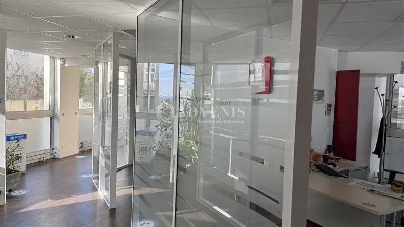 Office in Torcy for sale - Interior Photo - Image 1 of 6