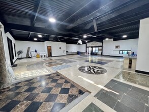 560 Tarrytown Rd, White Plains, NY for lease Interior Photo- Image 1 of 1