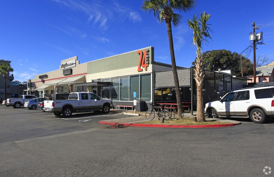 600 N Lamar Blvd N, Austin, TX à louer - Photo du bâtiment - Image 2 de 2