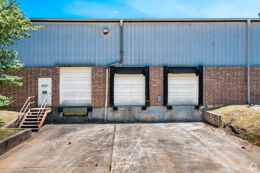 3150 Clinton Ct, Norcross, GA for sale - Building Photo - Image 3 of 5