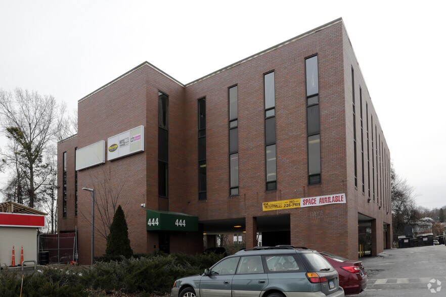 444 Westport Ave, Norwalk, CT à louer - Photo du bâtiment - Image 1 de 2