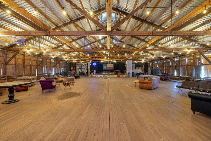 550 Washington Street portfolio of 3 properties for sale on LoopNet.ca - Building Photo - Image 2 of 20