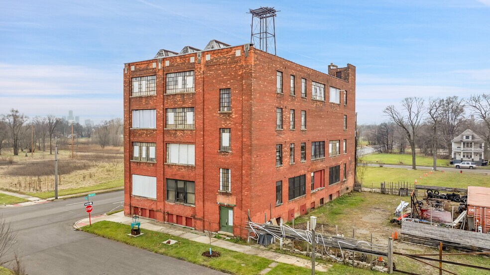 2941 E Warren Ave, Detroit, MI à vendre - Photo du bâtiment - Image 2 de 22