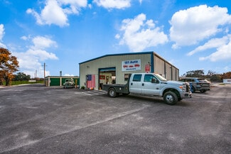More details for 701 Eagle Creek Dr, Floresville, TX - Flex for Lease
