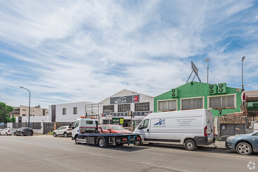 Retail in Alcobendas, Madrid for lease - Building Photo - Image 2 of 4
