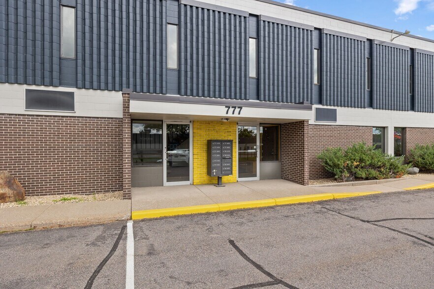 771-783 NE Harding St, Minneapolis, MN à louer - Photo du bâtiment - Image 2 de 10