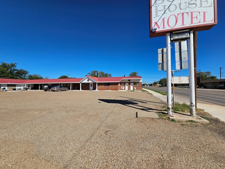 500 W Kentucky St, Floydada, TX à vendre - Photo du bâtiment - Image 3 de 8