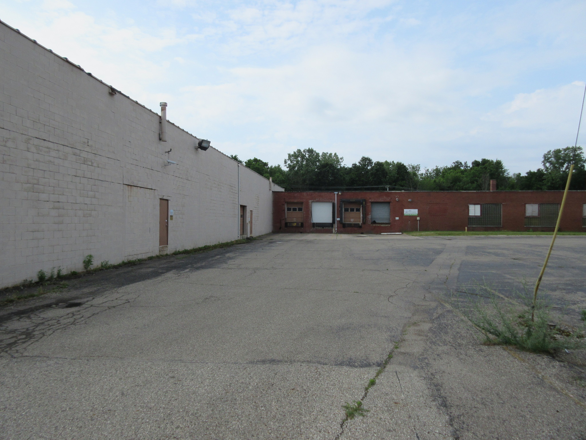 828 Duo Tang Rd, Paw Paw, MI for sale Primary Photo- Image 1 of 1