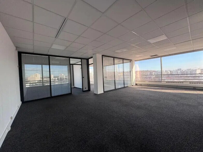 Bureau dans Rosny-sous-Bois à louer - Photo du bâtiment - Image 2 de 20