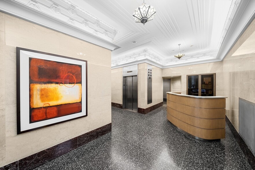 330 Seventh Ave, New York, NY for lease - Lobby - Image 3 of 33