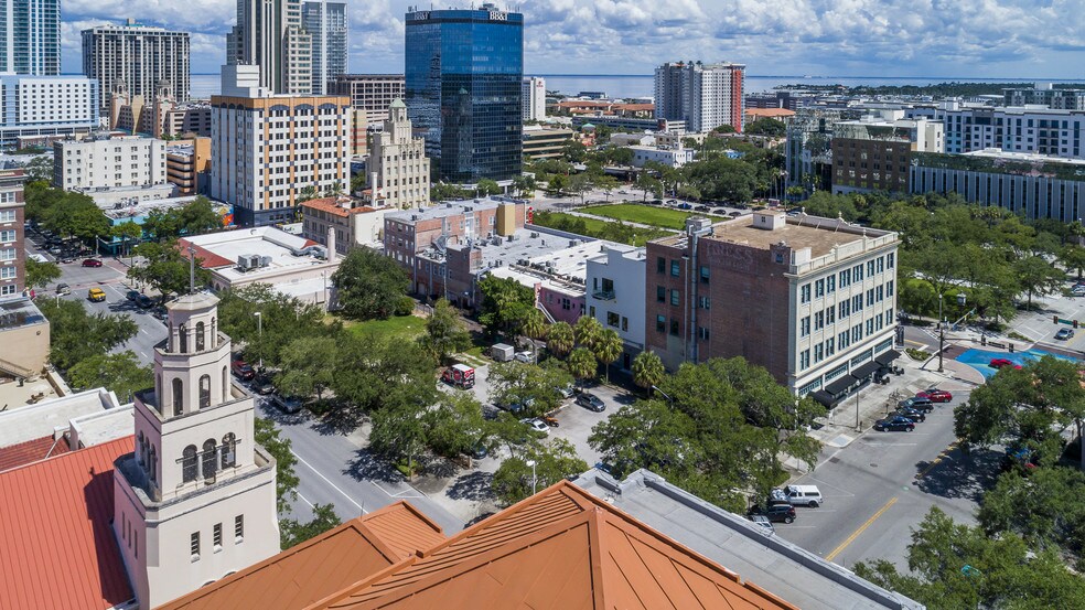 450 N 1st Ave, Saint Petersburg, FL à louer - Photo du bâtiment - Image 3 de 9