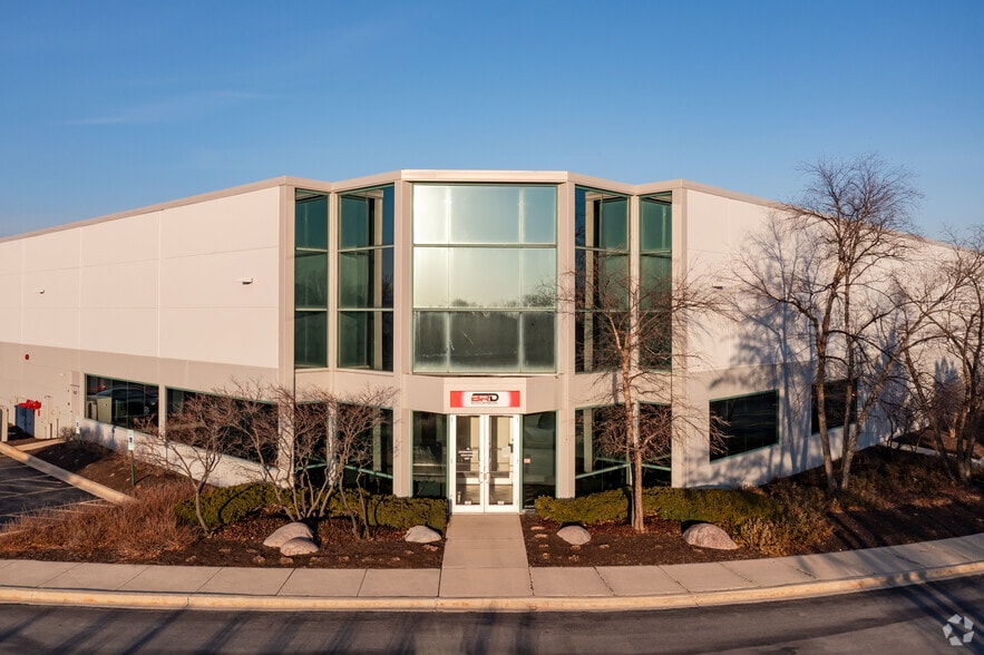 80 Internationale Blvd, Glendale Heights, IL for lease - Building Photo - Image 3 of 9