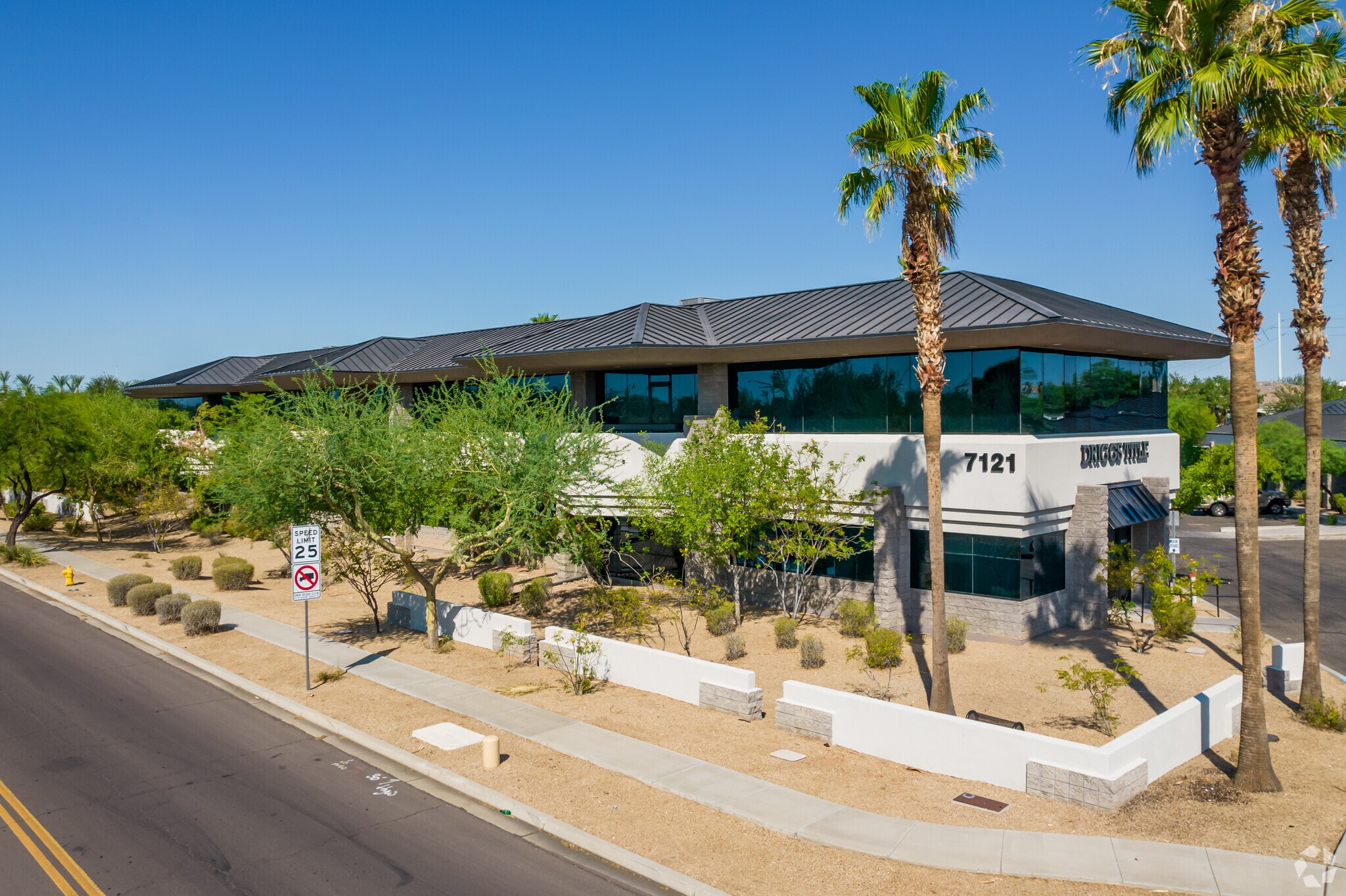 7111-7121 W Bell Rd, Glendale, AZ à vendre Photo du bâtiment- Image 1 de 5