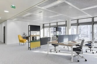 2 Allée De Longchamp, Suresnes for lease Interior Photo- Image 2 of 6