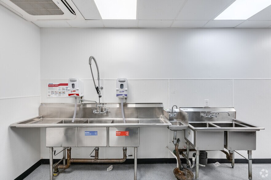 1308-1312 Girard Ave, Philadelphia, PA for lease - Interior Photo - Image 3 of 16