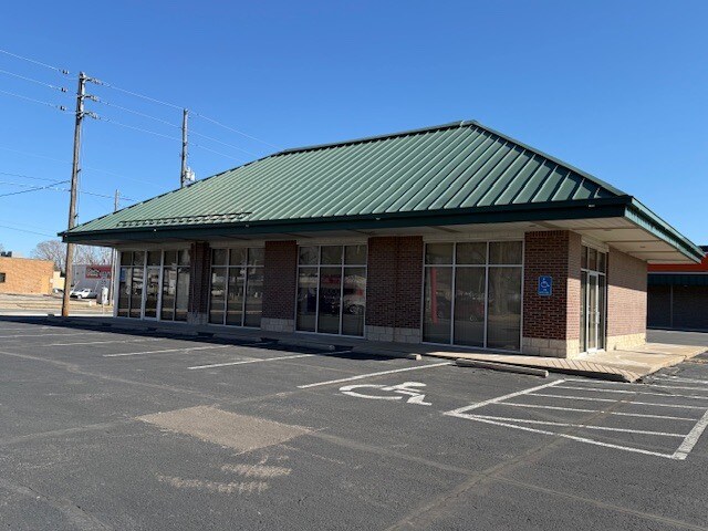910-980 S Oliver St, Wichita, KS for lease Building Photo- Image 1 of 5