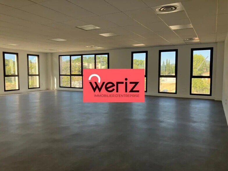 Office in Aubagne for lease - Interior Photo - Image 3 of 14