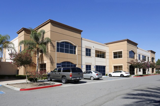 Plus de détails pour 18421 Collier Ave, Lake Elsinore, CA - Industriel à louer