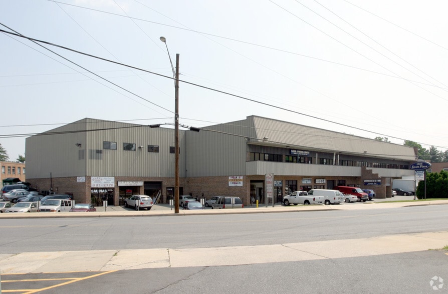 12115 Parklawn Dr, Rockville, MD for lease - Building Photo - Image 2 of 5