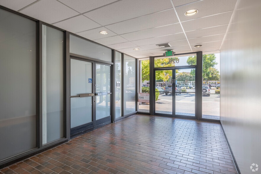 620 Contra Costa Blvd, Pleasant Hill, CA for lease - Lobby - Image 3 of 12