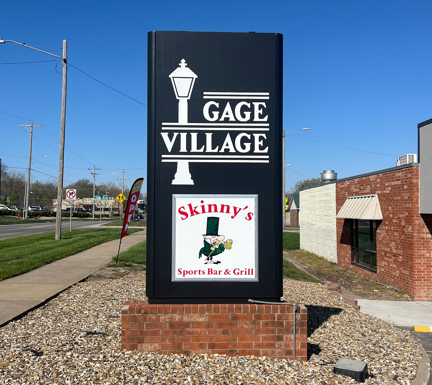 4002 SW Huntoon St, Topeka, KS for lease Primary Photo- Image 1 of 4