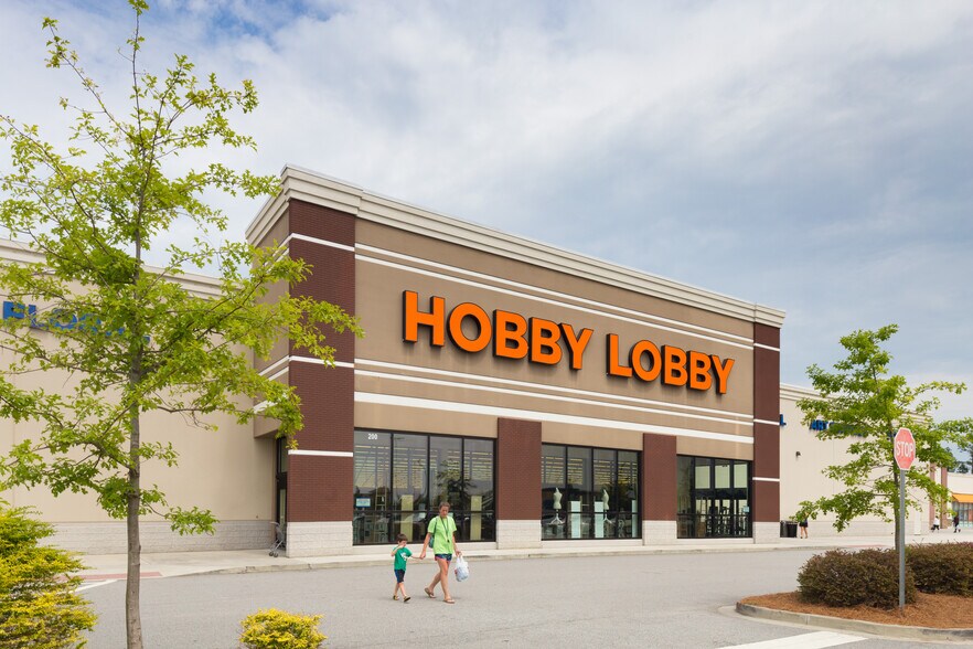 201 Tanger Outlets Blvd, Pooler, GA à louer - Photo du bâtiment - Image 2 de 6