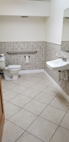 3021-3027 Manatee Ave W, Bradenton, FL for lease - Building Photo - Image 3 of 6