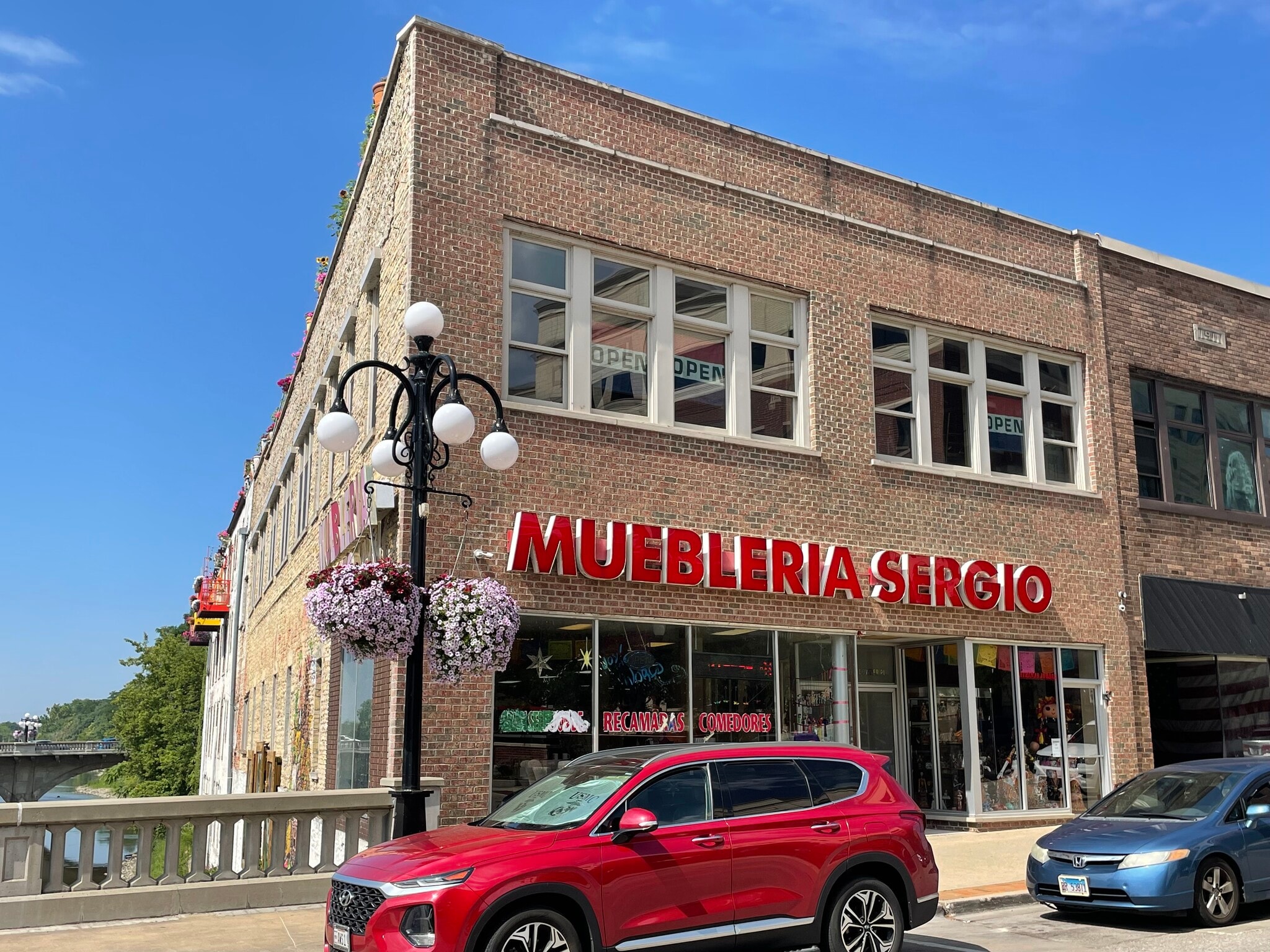 36 W Downer Pl, Aurora, IL for sale Primary Photo- Image 1 of 1