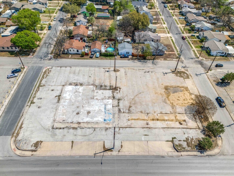 3402 S Zarzamora St, San Antonio, TX for lease - Building Photo - Image 2 of 6