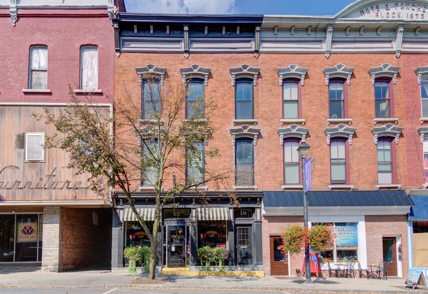 19-21 W Main St, Johnstown, NY for sale - Building Photo - Image 3 of 27