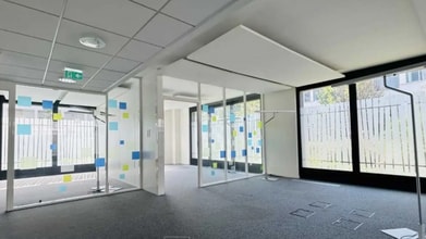 Bureau dans Vaulx-en-Velin à louer Photo intérieure- Image 1 de 6