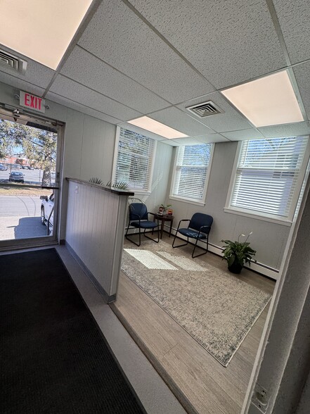 77 Meadow St, Holyoke, MA à louer - Photo du bâtiment - Image 3 de 17